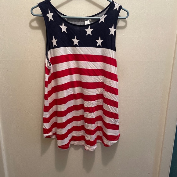 Old Navy Tops - Old Navy size M sleeveless red white and blue top